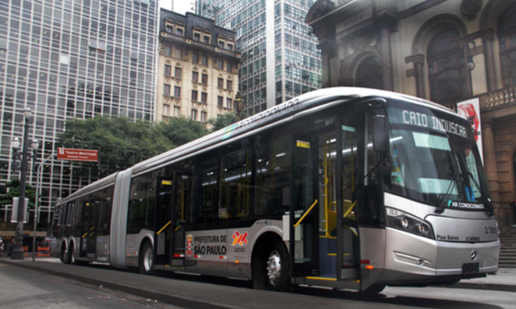 ataque a ônibus em são paulo
