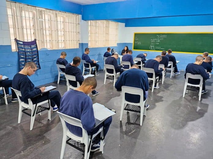 Jovens da Fundação CASA realizaram provas nos centros socioeducativos