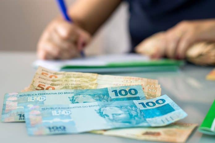 contas, dinheiro, salário, abono salarial