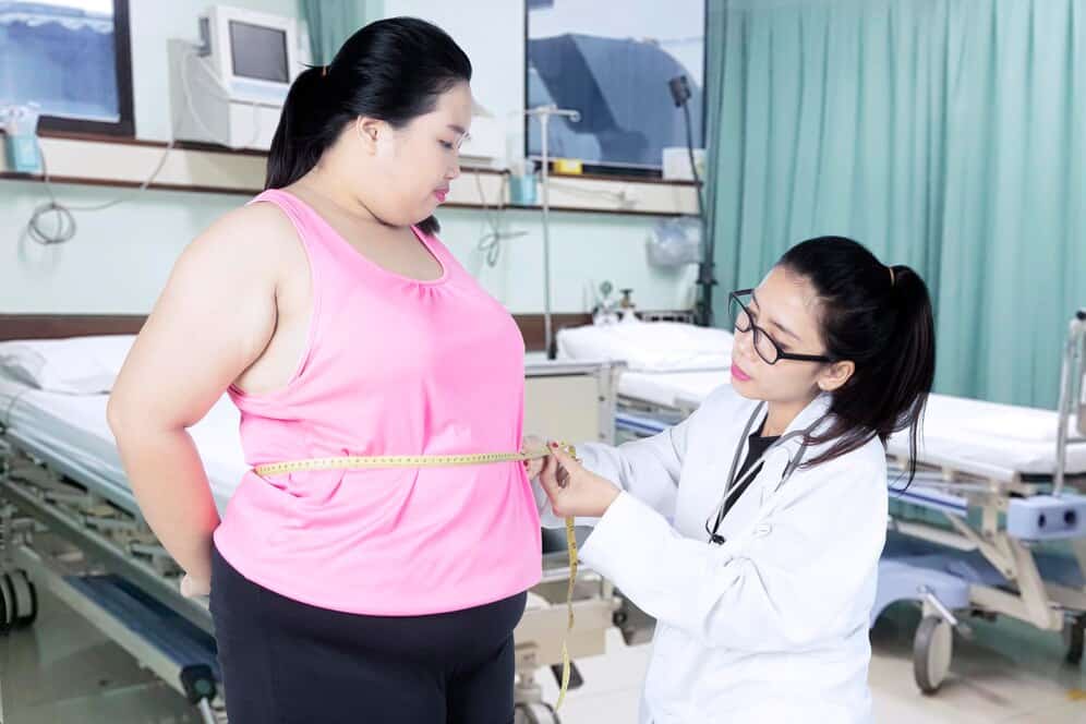 falando com médico sobre gordura abdominal