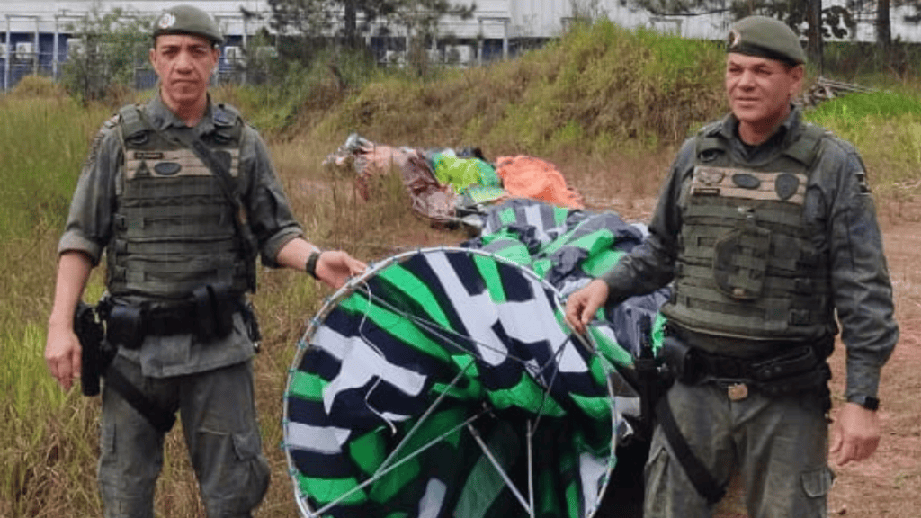 balão no Bonsucesso e impede incêndio na região / GCM de Guarulhos resgata artefato de 18 metros