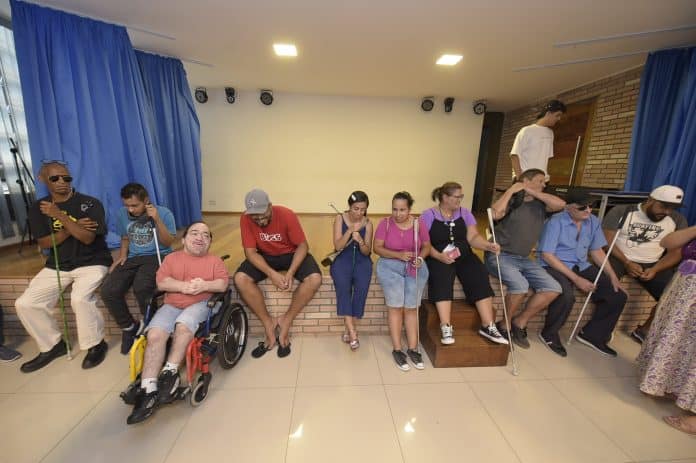 oficina gratuita de teatro em guarulhos