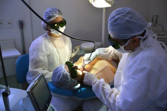 tratamento odontológico gratuito