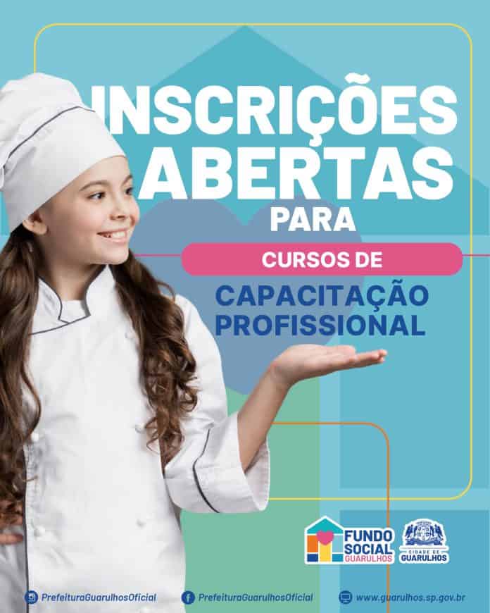 Sala de aula com alunos em curso de capacitação profissional em Guarulhos promovido pelo Fundo Social de Solidariedade.