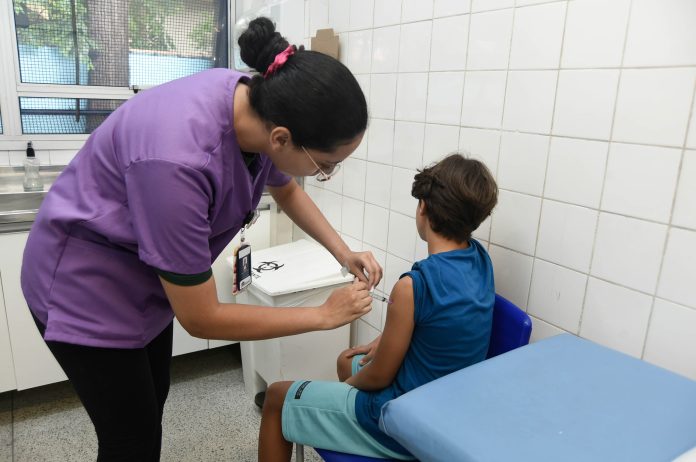 Segunda Dose Dengue Guarulhos: Reforço Crucial para Jovens