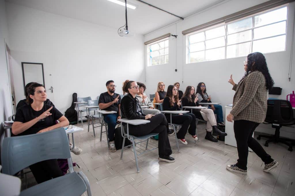 Curso de Libras gratuito em Guarulhos: inscrições abertas
