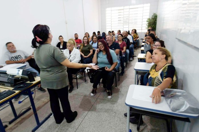 Guarulhos: Curso Gratuito para Taxistas Foca em Inclusão