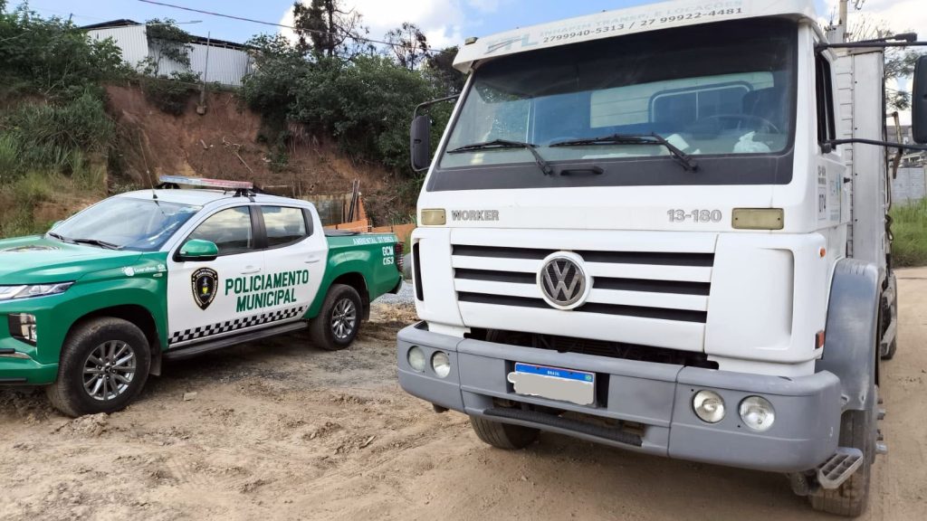 GCM flagra descarte irregular de lixo em Guarulhos