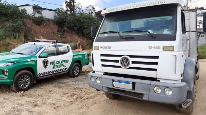 GCM flagra descarte irregular de lixo em Guarulhos